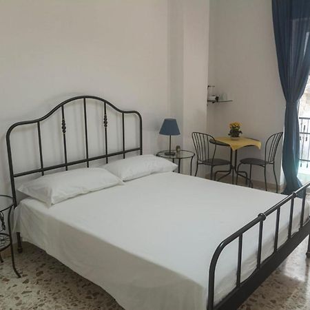 Alvarez De Toledo Bed and Breakfast Napoli Eksteriør billede